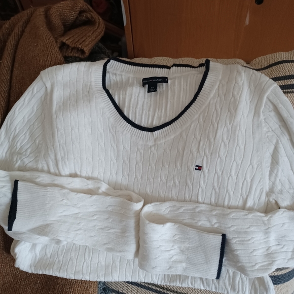 Tommy Hilfiger Cable Knit Sweater - Picture 2 of 6